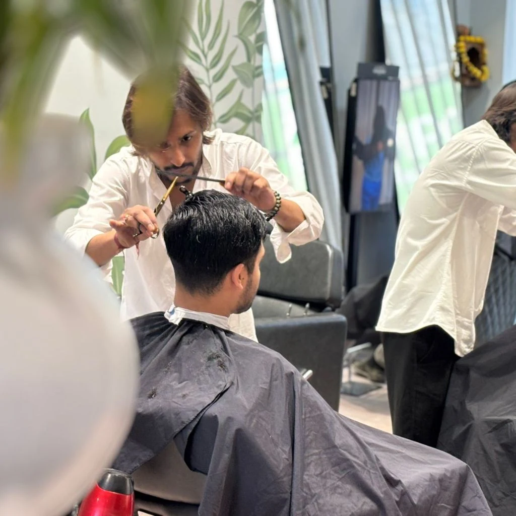 Best Hair-Cut Salon in Malviya Nagar Jaipur​